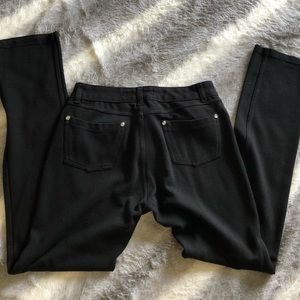 Black skinny pants